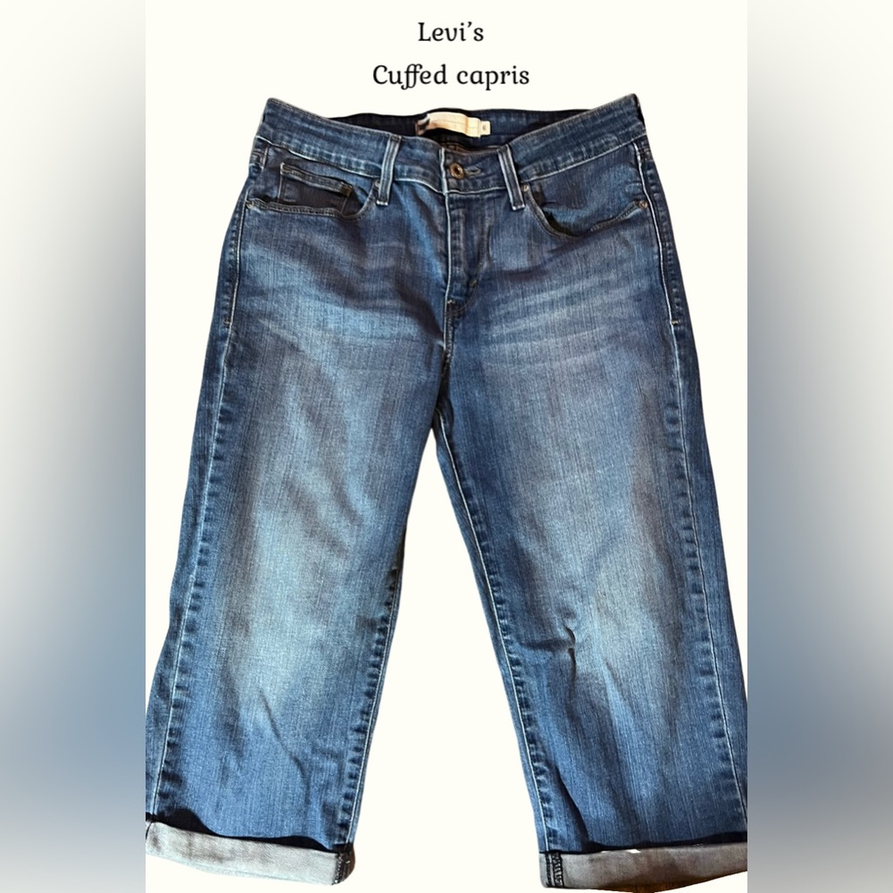 Levis cuffed capris jeans. Size 6